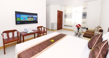 Deluxe Double Room, City View | Desk, laptop workspace, free WiFi