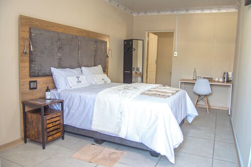 Kololo at 399 Guesthouse & Conference