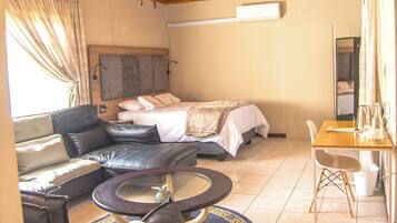 Deluxe Double Room | Individually decorated, individually furnished, desk, laptop workspace