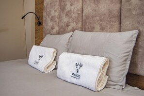 Deluxe Double Room, 1 King Bed, Non Smoking | Individually decorated, individually furnished, desk, laptop workspace - Kololo at 399 Guesthouse & Conference (Welkom)
