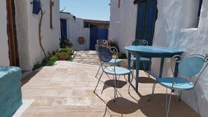 House | Outdoor dining - 3-bed Island Villa - Garden Terrace & Sunset Views (Rhodes)