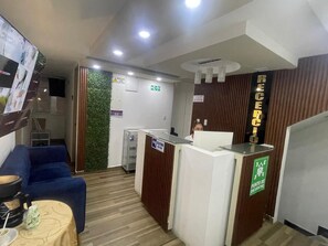 Reception - HOTEL BOUTIQUE LOS REYES (Acacias)