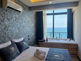 高级套房 | 记忆海绵床垫、办公桌、笔记本电脑工作区