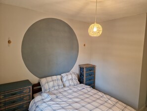 3 bedrooms, iron/ironing board, travel crib, free WiFi