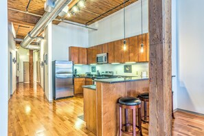 Fridge, microwave, oven, dishwasher