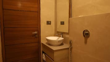 Shower, free toiletries, bathrobes, slippers