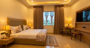 Deluxe Double Room | In-room safe, laptop workspace, soundproofing, free WiFi