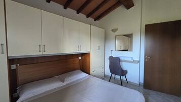 1 Schlafzimmer, Bügeleisen/Bügelbrett, Reisekinderbett, kostenloses WLAN