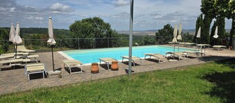 Val D'Orcia Window. Panoramic balcony. Pool.