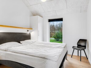 4 makuuhuonetta, internet