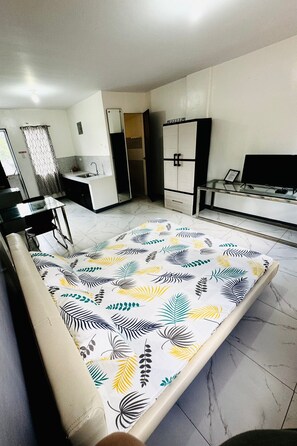 Deluxe-Studiosuite, Balkon, Poolblick