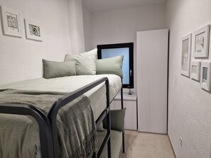 3 soverom, strykejern/-brett, wi-fi (inkludert) og sengetøy