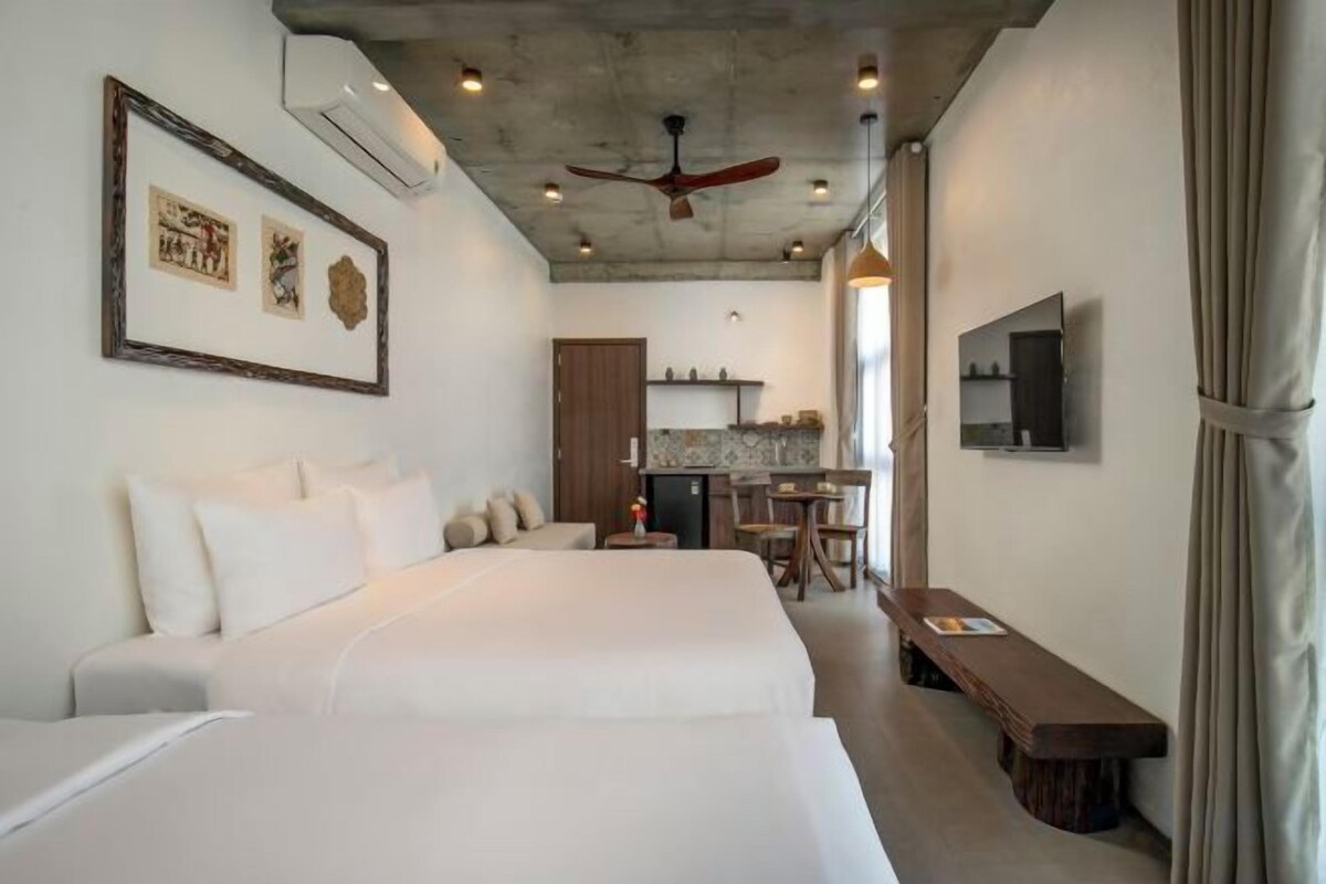 Pillowtop beds, desk, blackout drapes, soundproofing