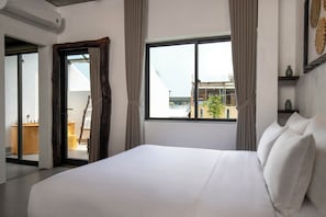 Premium Double Room | Pillowtop beds, desk, blackout drapes, soundproofing - Eco & Rustic Home Hoian (Da Nang)