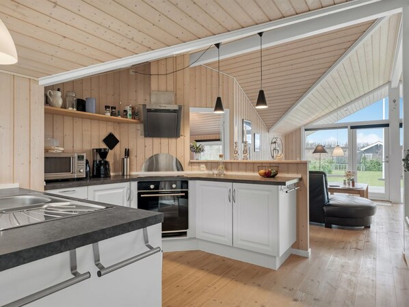 Fridge, microwave, dishwasher, cookware/dishes/utensils
