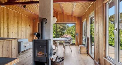 Romantic retreat close to the beach