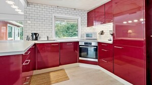 Kaffetrakter/tekoker, kjøleskap, mikrobølgeovn og ovn