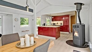 Kaffetrakter/tekoker, kjøleskap, mikrobølgeovn og ovn