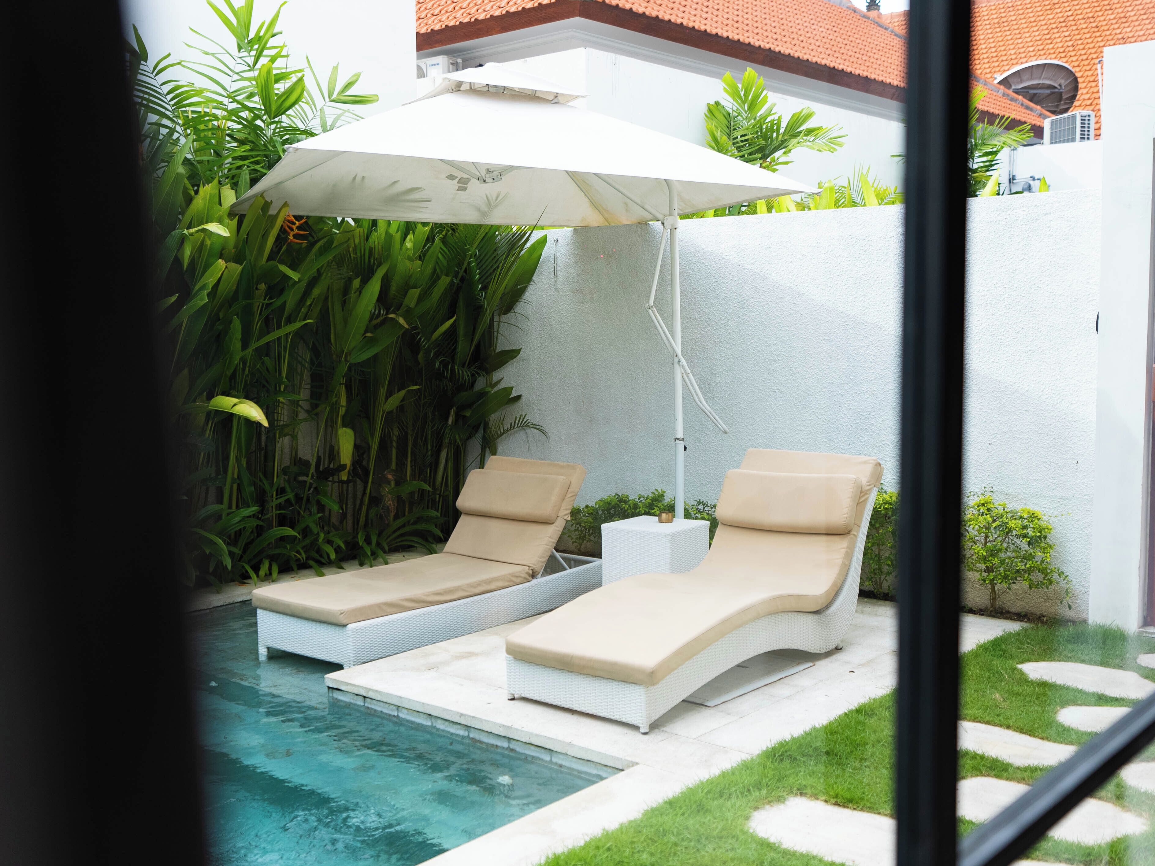 8 piscinas al aire libre, sillones reclinables de piscina