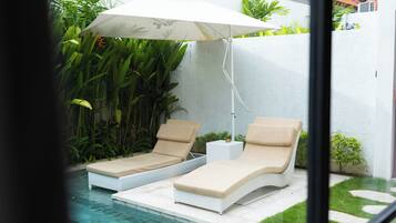 8 piscinas al aire libre, sillones reclinables de piscina