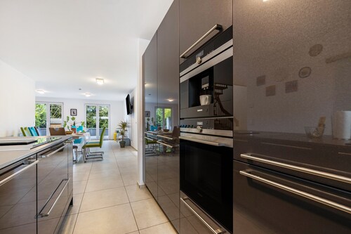 Maison de vacances avec 4 chambres, terrasse commune, jardin commun et Wi-Fi