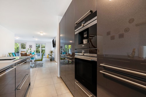 Ferienhaus 'Haus Mit 4 Schlafzimmern' mit gemeinsamer Terrasse, gemeinsamem Garten und Wi-Fi