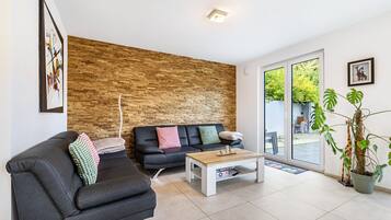 Fernseher, Stereoanlage