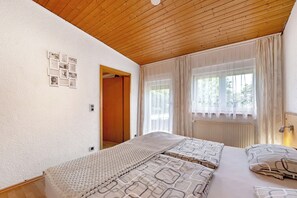 1 dormitorio, tabla de planchar con plancha, wifi gratis y ropa de cama