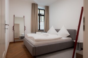 3 chambres, fer et planche à repasser, Wi-Fi gratuit, draps fournis