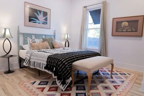 3 bedrooms, iron/ironing board, travel crib, free WiFi - Amazing "NEW" Oasis! Pool, WIFI Mins to DT Phoenix, ASU & PHX Airport (Phoenix)