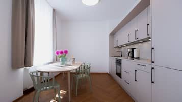 Frigorífic, forn, placa de cuina i rentaplats