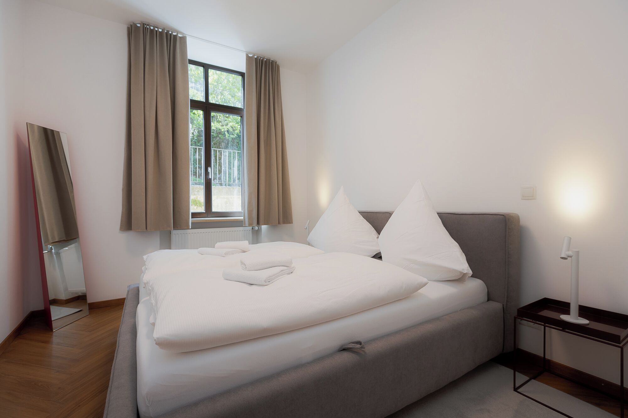 2 slaapkamers, een strijkplank/strijkijzer, gratis wifi, beddengoed