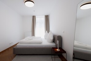 2 slaapkamers, een strijkplank/strijkijzer, gratis wifi, beddengoed