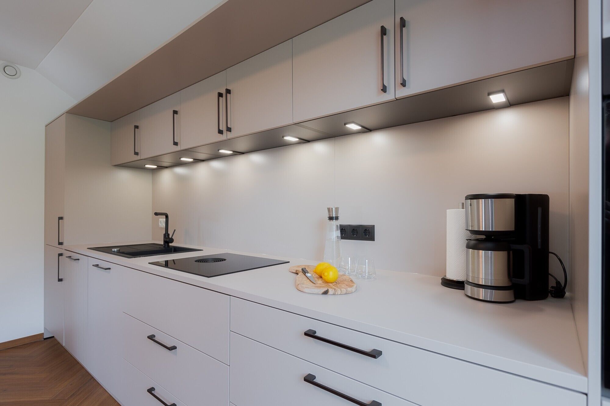 Frigorífic, forn, placa de cuina i rentaplats 