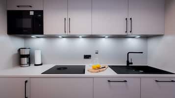 Frigorífic, microones, placa de cuina i rentaplats