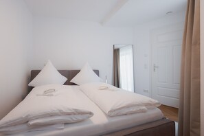 1 chambre, fer et planche  à repasser, Wi-Fi gratuit, draps fournis