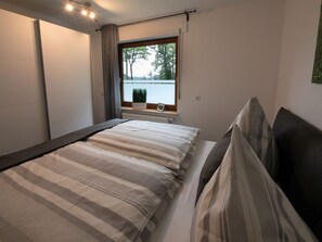 1 habitación, tabla de planchar con plancha, wifi gratis y ropa de cama 