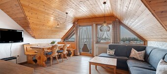 Apartment 'Feldbergblick' with Mountain View, Shared Garden and Wi-Fi