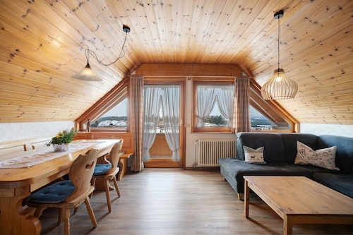 Ferienwohnung 'Feldbergblick' mit Bergblick, Gemeinschaftsgarten und Wi-Fi