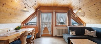 Apartment 'Feldbergblick' with Mountain View, Shared Garden and Wi-Fi