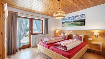 1 bedroom, WiFi (free), bed sheets