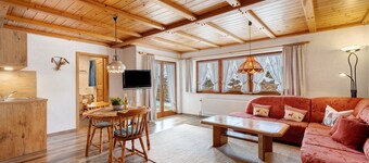 Apartment 'Kandelblick Mit 60qm' with Mountain View, Private Terrace and Wi-Fi