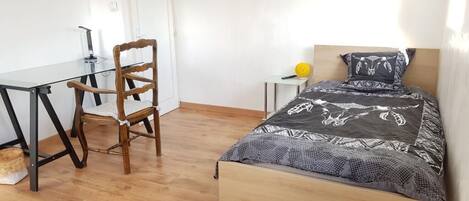 1 bedroom, iron/ironing board, free WiFi