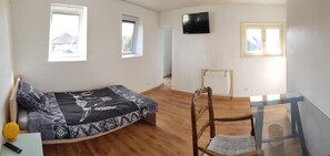 1 bedroom, iron/ironing board, free WiFi