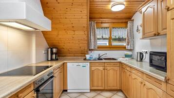 KylskÄp, mikrovÄgsugn, ugn och spishÀll