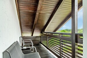 Property grounds - Apartment 'Lusen' with Shared Terrace, Shared Garden and Wi-Fi (Perlesreut)