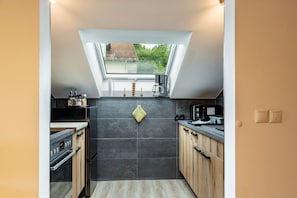 Microwave, oven, stovetop, coffee/tea maker