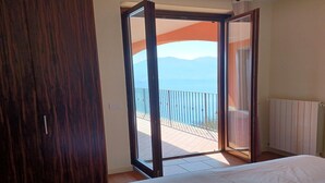 1 bedroom, free WiFi - Apartment in Oggebbio with Lake Maggiore Views (Oggebbio)