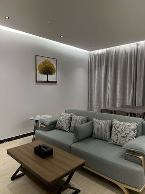 TV - qimam park hotel 9 (Riyadh)