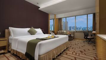 Elite Single Room | In-room safe, desk, blackout drapes, iron/ironing board